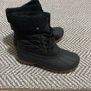 Black 3M winter boots never worn! Size 9 women’s